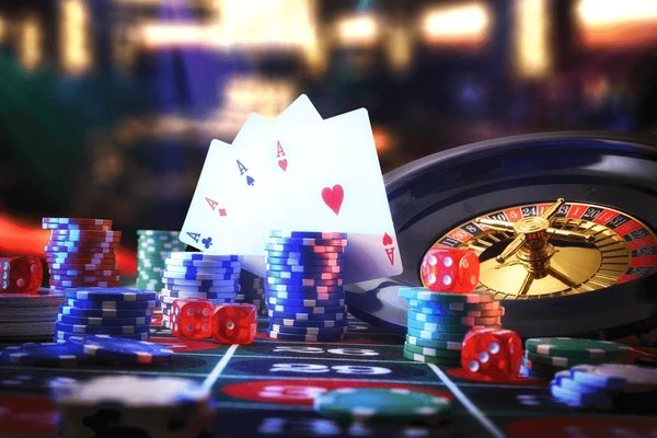 Tampilan meja Super Sic Bo langsung di platinmods dengan tiga dadu dan area taruhan
